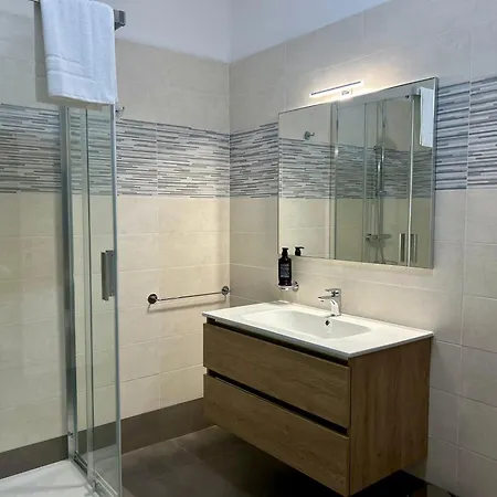 Serravalle Outlet Prime Apartamento *